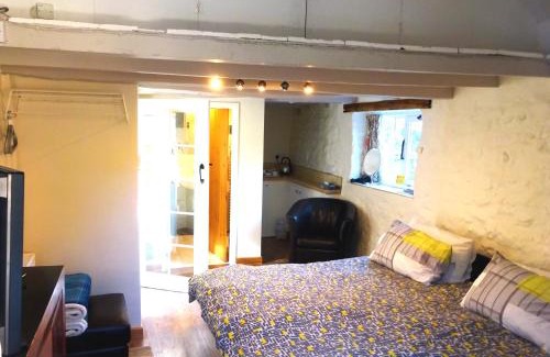 Abbotsbury Bed & Breakfast | Wheelwrights