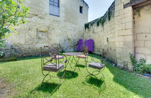 Candes-Saint-Martin House | When heritage, art and well-being meet