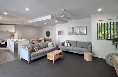 Manly Apartment | When size does matter! and a great location to