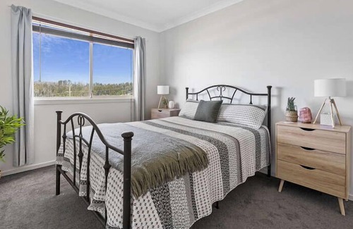 Conjola Park House | Where We Escape - Holiday Management welcomes you to The Lake House, Conjola park