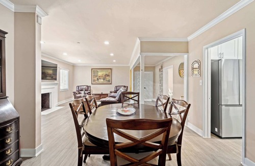 Westmont House | Whimsical Family Stay, 10 Min Walk to PV Hospital
