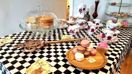 Winster House | Whimsical Wonderland Cottage Retreat near Peak District