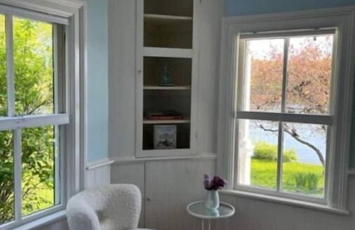 Town of New Baltimore House | Whip's River House - 1850's Riverfront Home in Hamlet of New Baltimore