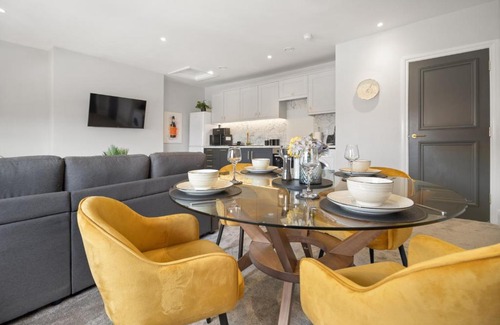 Worcester Apartment | WhiskAwayStays - Victoria House - Apartment 6