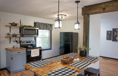 Tullahoma House | Whiskey Trails Cottage