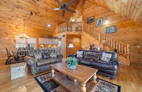 My Mountain Cabin | Whispering Bear Lodge