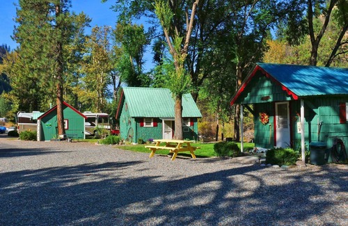 New Meadows Cabin | "Whispering Pine" - Cabin 4 by the Little Salmon River