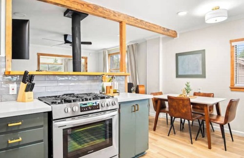 Mountainaire Cabin | Whispering Pines Cabin w/Hot Tub!