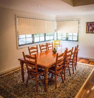 Wentworth Falls House | Whispering Pines Cottages