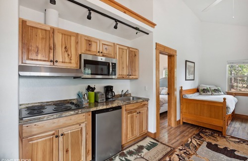 Lakeside Cabin | Whispering Pines, Flathead Lake Rental Cabins