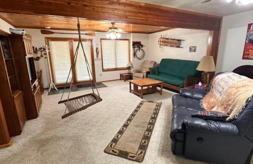Auburn Cabin | Whispering Pines Lodge