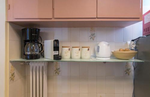 Nea Smirni Apartment | Whispering Walls Premium 1 bedroom Apartment