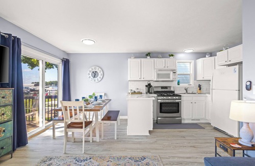 Shelbyville House | Whispering Waters - Lakefront/Dock/Boat Rentals