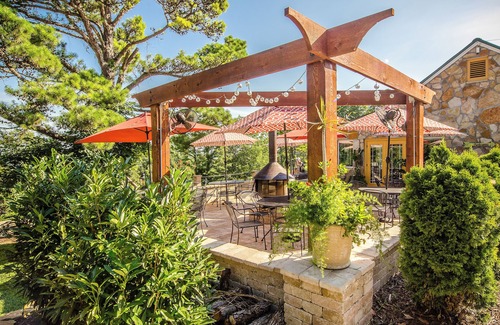 Calico Rock Cabin | Whispering Woods Cabins & Grill
