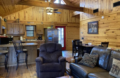 Broken Bow Cabin | Whisperwind -2 bedroom, 2 bath, Hot tub
