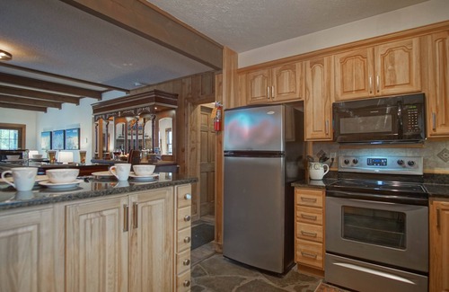 Snowshoe Condo | Whistlepunk #11: 2 Bedroom, 2 Bath: Wood fireplace.Central Location.