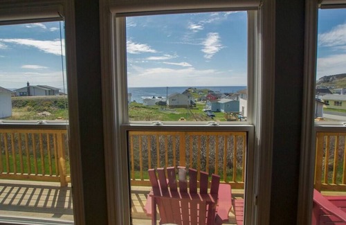 Newfoundland House | Whistler's View Summa