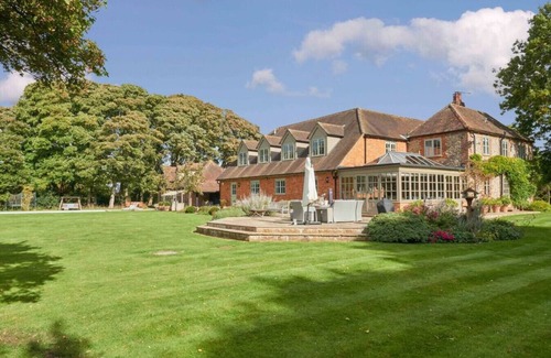 Turville House | Whistlers Perch - Heated Pool