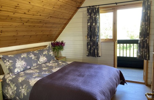Gillingham House | Whistley Farm Lakeside Lodges with Fishing Lakes & 4 Hole Pitch & Putt Golf