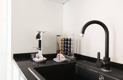 Porta Garibaldi Apartment | White and Blue Suite
