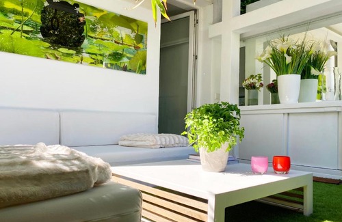 Altona-Altstadt Apartment | White Apartment Hamburg