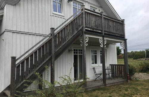Ostseebad Baabe Condo | White beach house on the Bodden