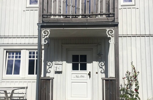Ostseebad Baabe Condo | White beach house on the Bodden