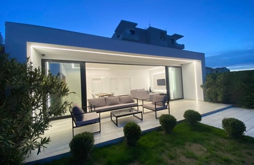 Shkoder House | White Beach Villa 2 - Luxury