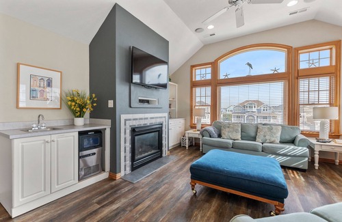 Buck Island House | White Dolphin: Hot Tub | Pool Access | Pets OK