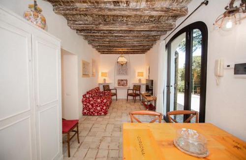 Rocca di Papa Villa | White Elegant and Charming Country House near Rome