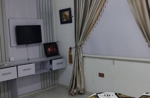 Ojokoro Hotel | White Emirates Hotel and Apartment