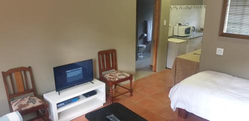 Okhahlamba Apartment | White Feathers