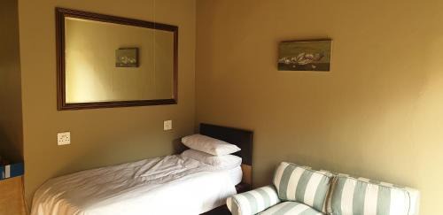Okhahlamba Apartment | White Feathers