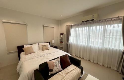 Chanthaburi House | White Haven - Homestay for Ladies, Couple, Family