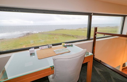 Maghery Cottage | WHITE HORSE HOUSE, pet friendly in Dungloe, County Donegal