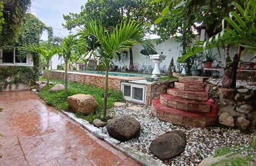 Chiquimula House | White House 1km Pradera