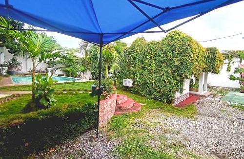 Chiquimula House | White House 1km Pradera