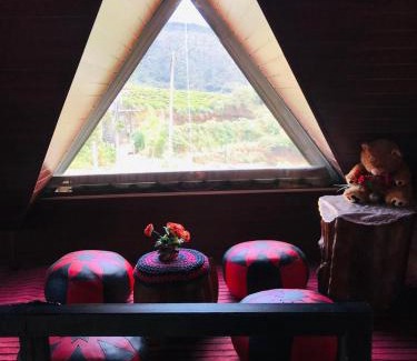 Nuwara Eliya House | White house