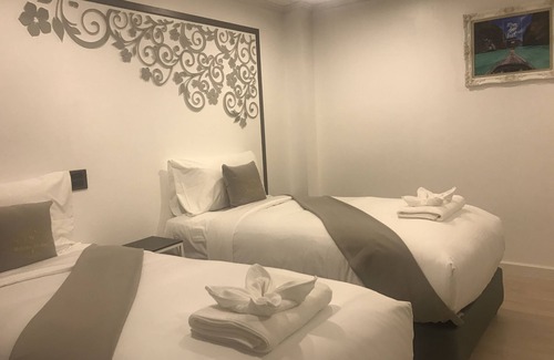 Phangnga Hotel | White House