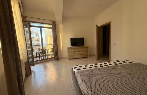 Jibert Apartment | White Luxury Apartament