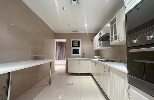 Mahboula Apartment | White luxury Suite hotel
