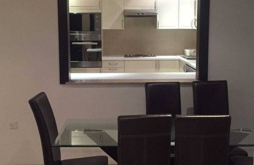 Mahboula Apartment | White luxury Suite hotel