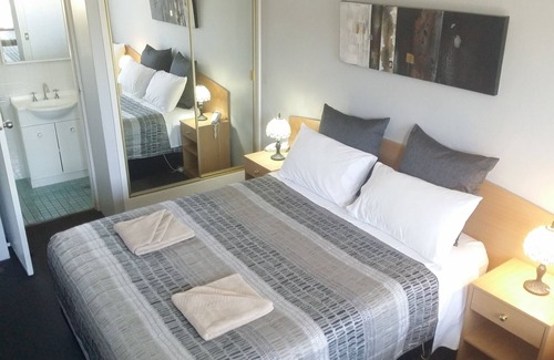 Cooma Hotel | White Manor Motel