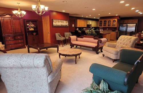 Green Valley Apartment | White Oak Lodge Guest House- Suite A
