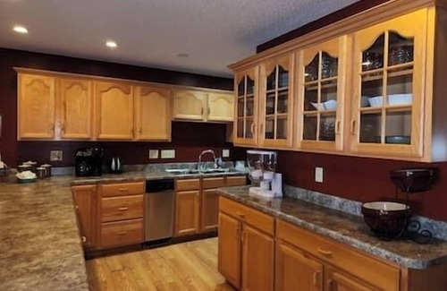 Green Valley Apartment | White Oak Lodge Guest House - Suite B
