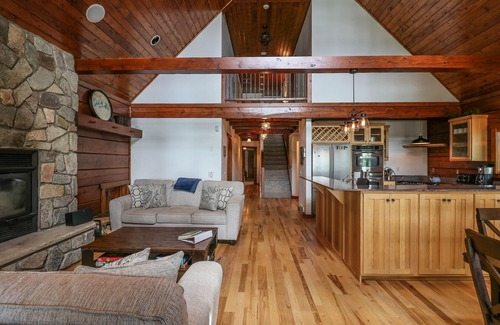 King House | White Pine Inn at Sunset Lake