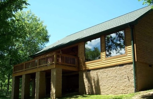 Norfork Cabin | White River Get Away Cabin (Norfork) - River frontage - Open all Year