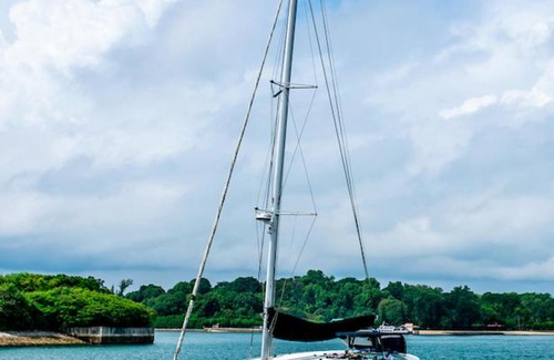 Singapore Boat Rental | White Sails Yacht Sunrise