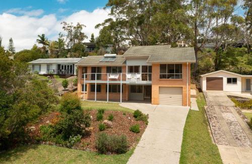 Vincentia House | White Sands House by Experience Jervis Bay