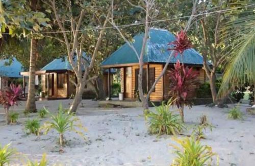Naviti Island Hotel | White Sandy Beach-Best Manta Snorkeling